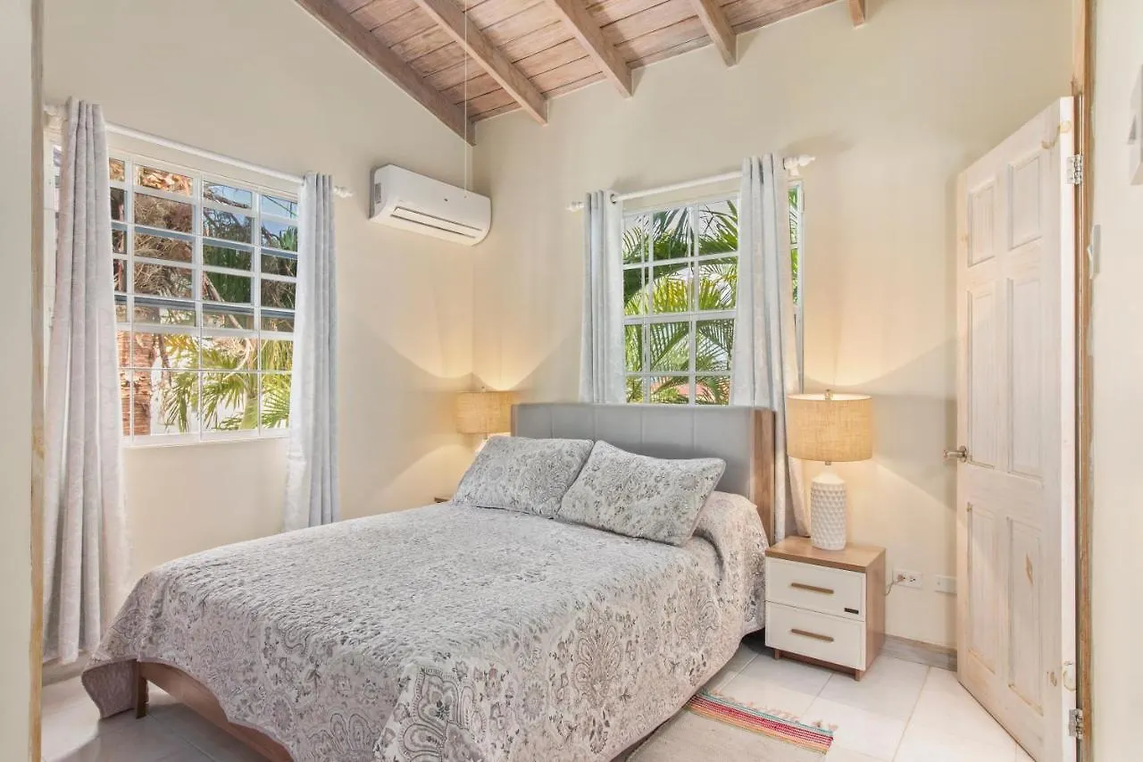 Palm View 4 Daire Watts Village
